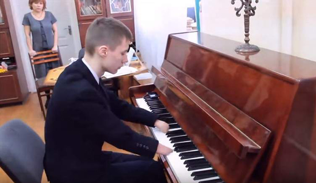 Rusia: El pianista que triunfa en la red
